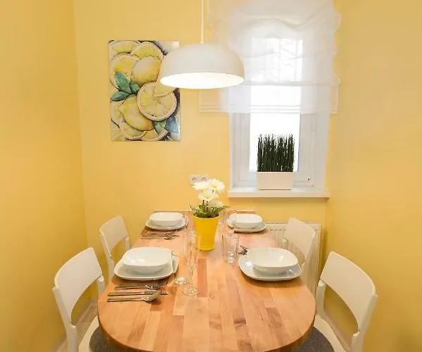 Raabstrasse - Nahe Zur U-bahn アパート ニュルンベルク